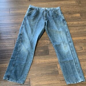 Wrangler Classic Denim Straight Jeans. Size:34x34